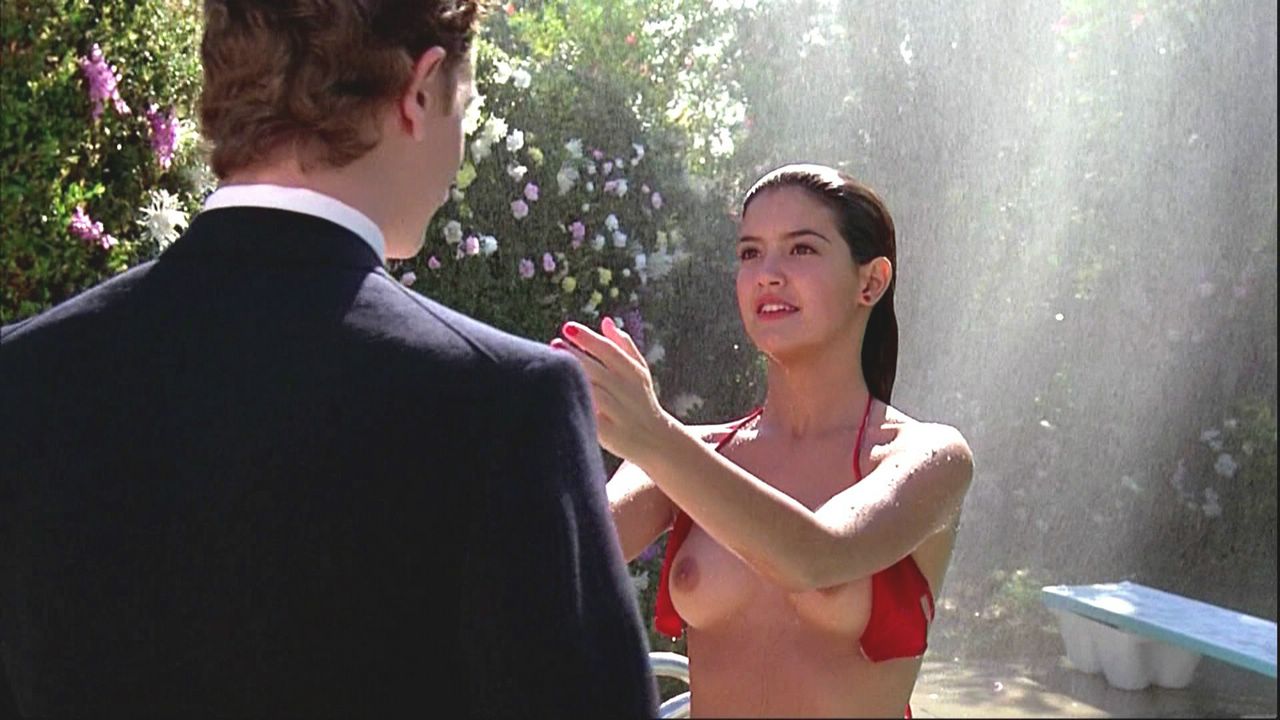 Phoebe Cates nude